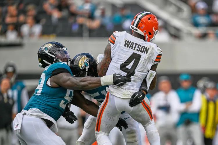 Monken stands by Watson after season-opening loss